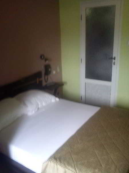 Roza Hotel Bab Ezzouar Esterno foto