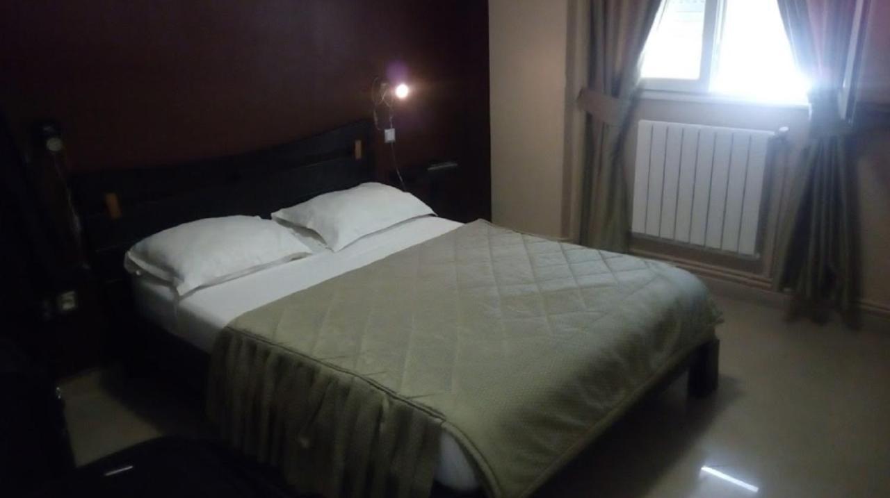 Roza Hotel Bab Ezzouar Esterno foto